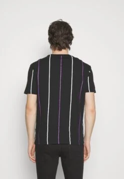 YOURTURN Unisex - T-Shirt Print - Purple 7 YOURTURN Unisex - T-Shirt Print - Purple -YOURTURN Verkoopwinkel 04af3be8fc7b4c8586f7bb5f14d9b86e