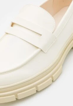 YOURTURN Instappers - White 11 YOURTURN Instappers - White -YOURTURN Verkoopwinkel 0f9efad57a7c4f4a92a95083573a0d93