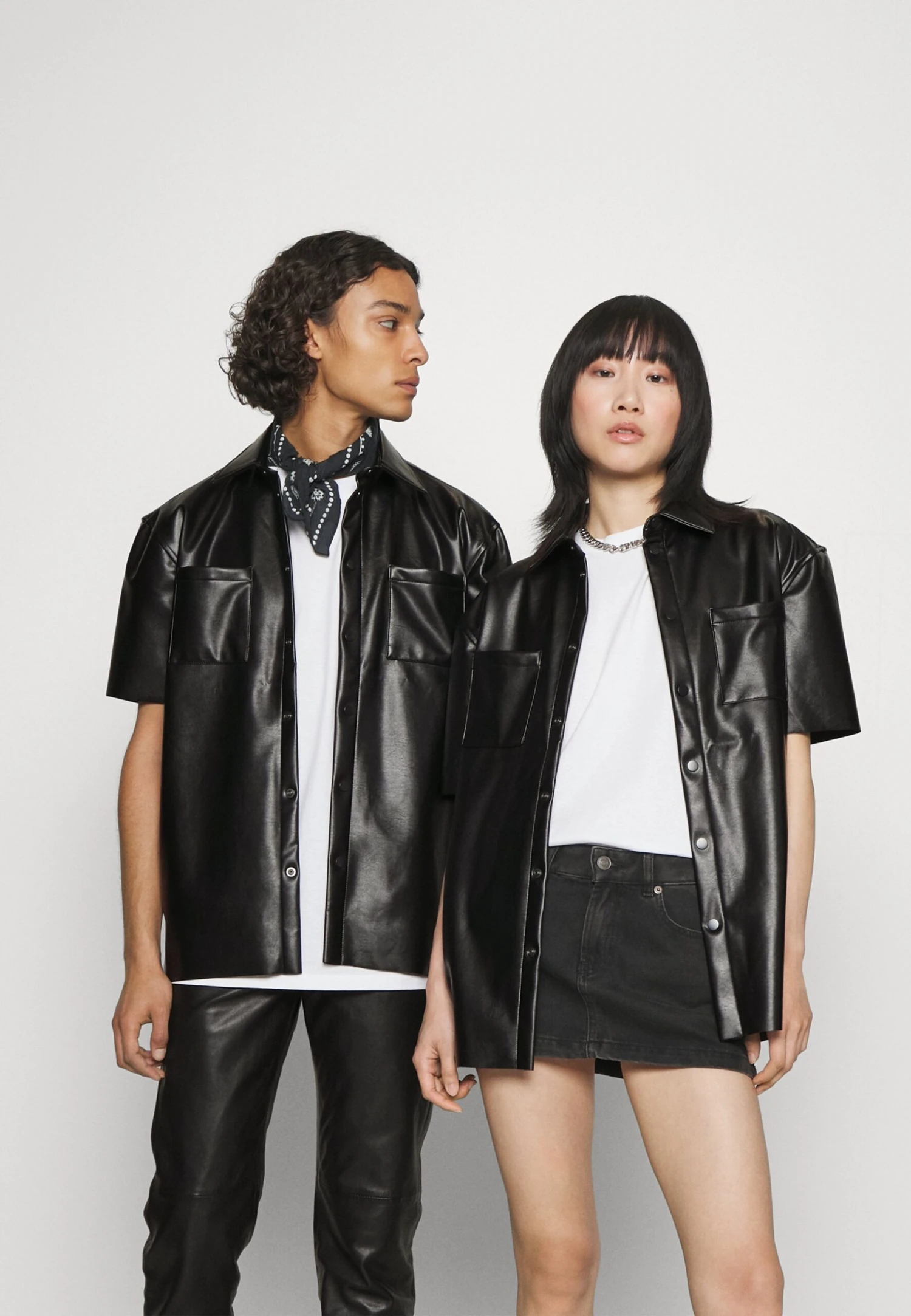 YOURTURN Unisex - Overhemdblouse - Black 1 YOURTURN Unisex - Overhemdblouse - Black