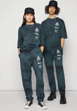 YOURTURN Wincent Weiss Unisex - Trainingsbroek - Black -YOURTURN Verkoopwinkel 18525c926f3142e6bc6aa97540204c15