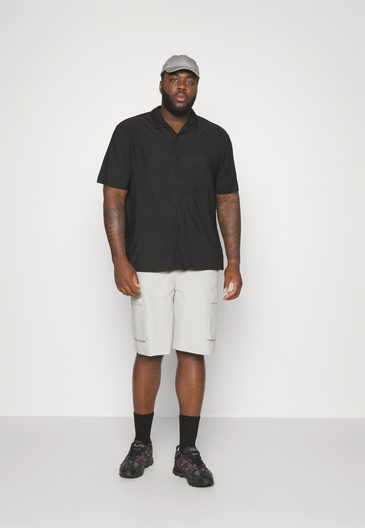 YOURTURN Plisse Shirt Unisex - Overhemd - Black 2 YOURTURN Plisse Shirt Unisex - Overhemd - Black - Afbeelding 2