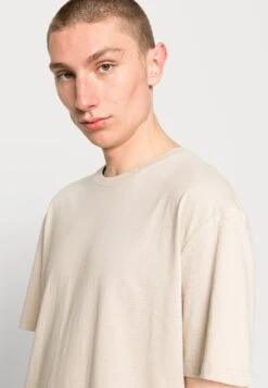 YOURTURN Unisex 5 Pack - T-Shirt Basic - Dark Grey/White/Beige 13 YOURTURN Unisex 5 Pack - T-Shirt Basic - Dark Grey/White/Beige -YOURTURN Verkoopwinkel 1ff81c02e3974b36b3df2f96840a35da