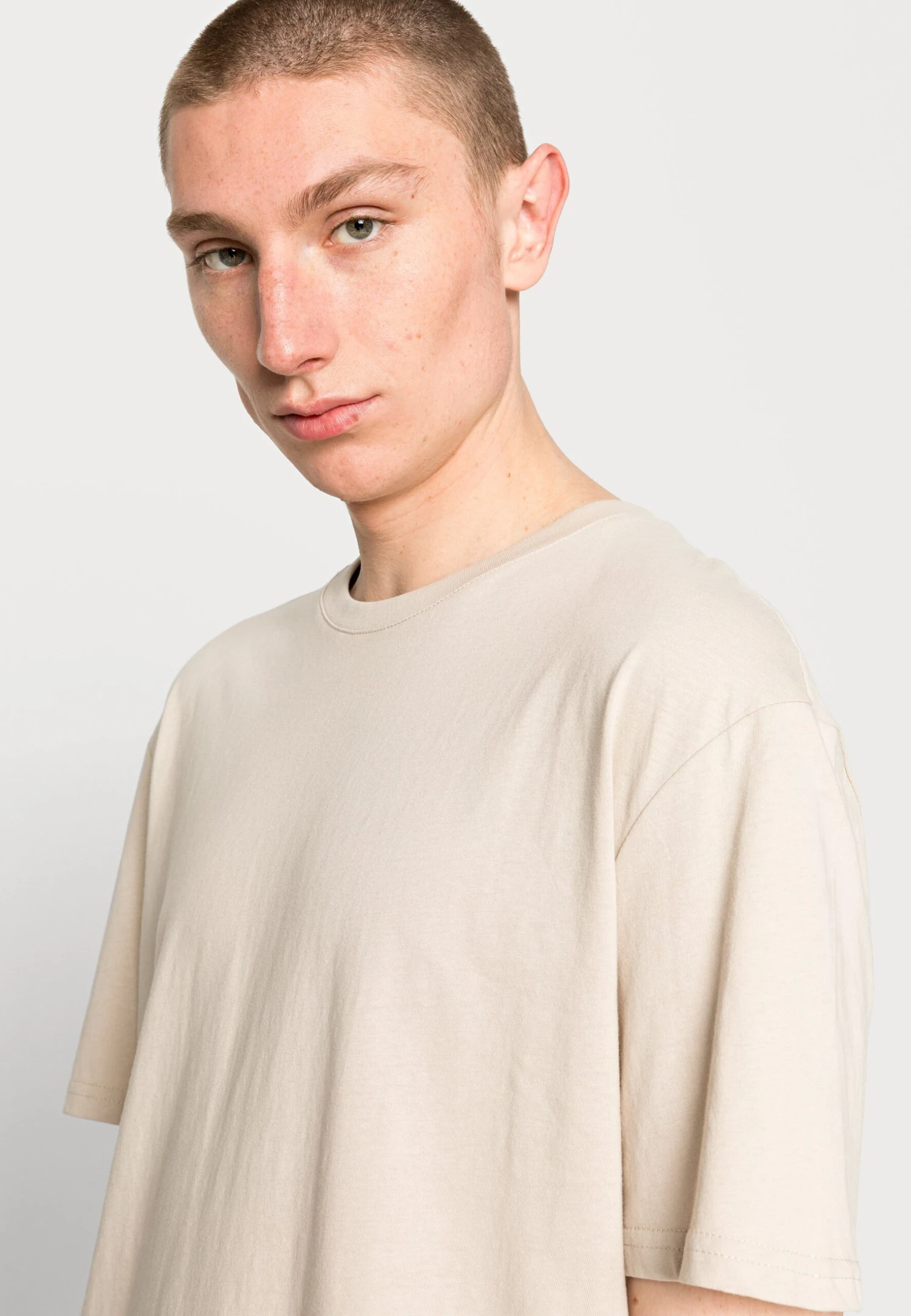 YOURTURN Unisex 5 Pack - T-Shirt Basic - Dark Grey/White/Beige 7 YOURTURN Unisex 5 Pack - T-Shirt Basic - Dark Grey/White/Beige - Afbeelding 7