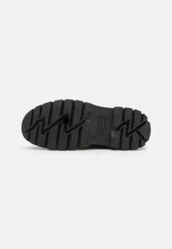 YOURTURN Unisex - Veterschoenen - Black -YOURTURN Verkoopwinkel 36a675ab6382460b85ec2bc8729f3aeb
