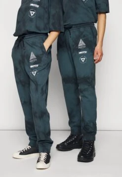 YOURTURN Wincent Weiss Unisex - Trainingsbroek - Black -YOURTURN Verkoopwinkel 3fd66f9c53654e0cb7e900af39037588