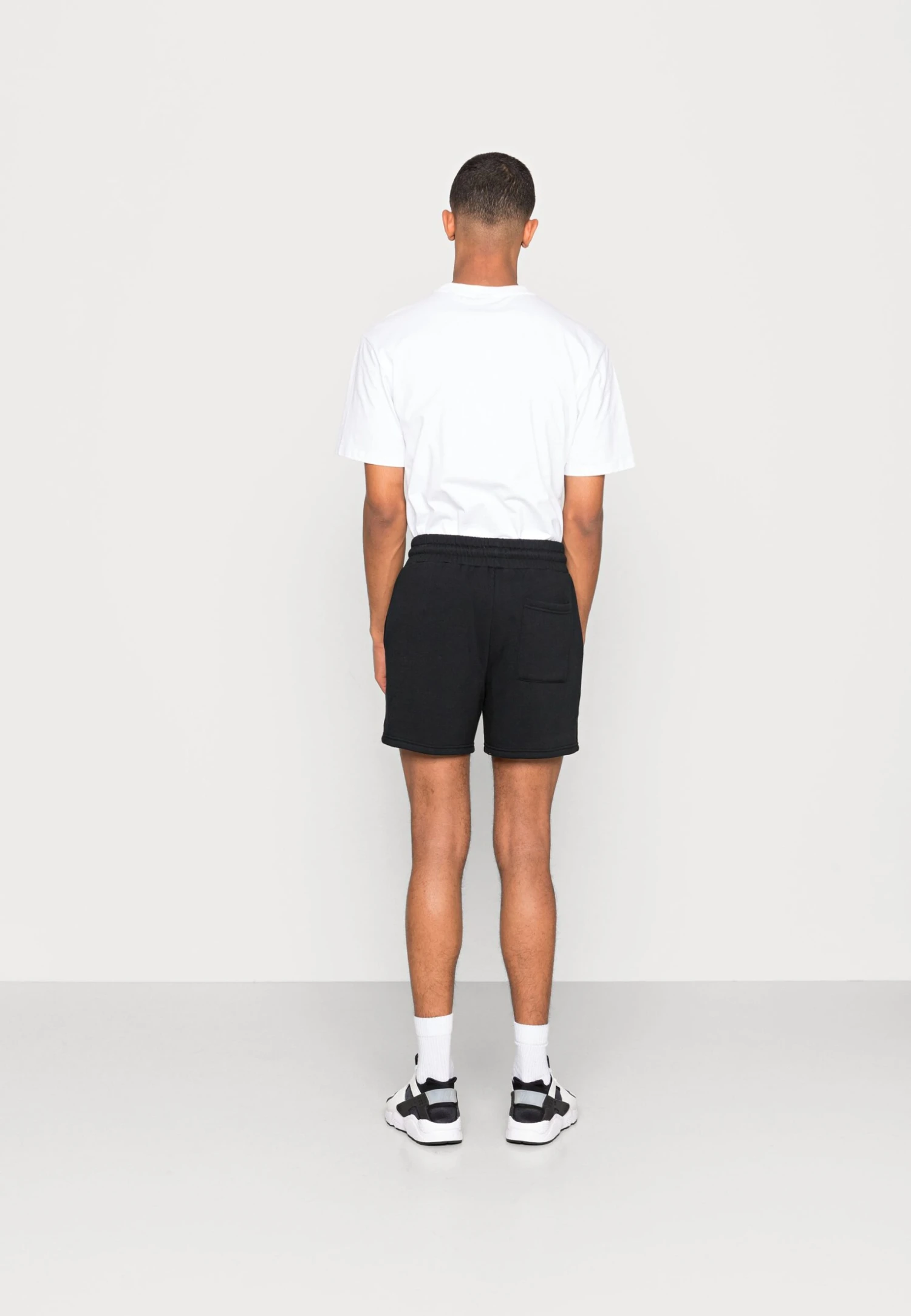 YOURTURN Basic Unisex - Shorts - Black 3 YOURTURN Basic Unisex - Shorts - Black - Afbeelding 3