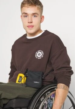 YOURTURN Unisex - Sweater - Dark Brown 18 YOURTURN Unisex - Sweater - Dark Brown -YOURTURN Verkoopwinkel 40b90b90aee84207a95b19f9c8e9e27f