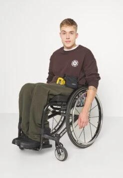 YOURTURN Unisex - Sweater - Dark Brown 17 YOURTURN Unisex - Sweater - Dark Brown -YOURTURN Verkoopwinkel 4a4df557d5bd4a42a18d784965921e0e