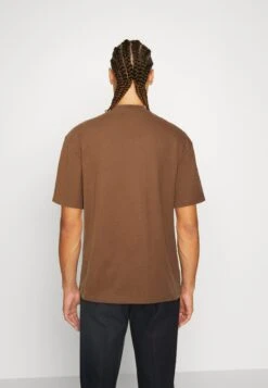 YOURTURN Unisex - T-Shirt Basic - Brown 7 YOURTURN Unisex - T-Shirt Basic - Brown -YOURTURN Verkoopwinkel 570b5c5105f447699dd0d96a5542f090