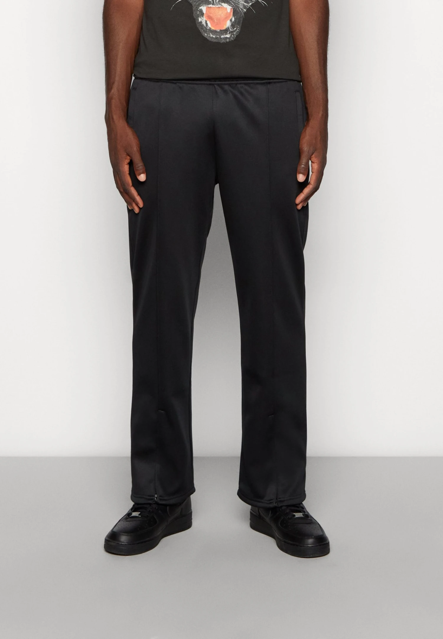 YOURTURN Unisex - Trainingsbroek - Black 1 YOURTURN Unisex - Trainingsbroek - Black