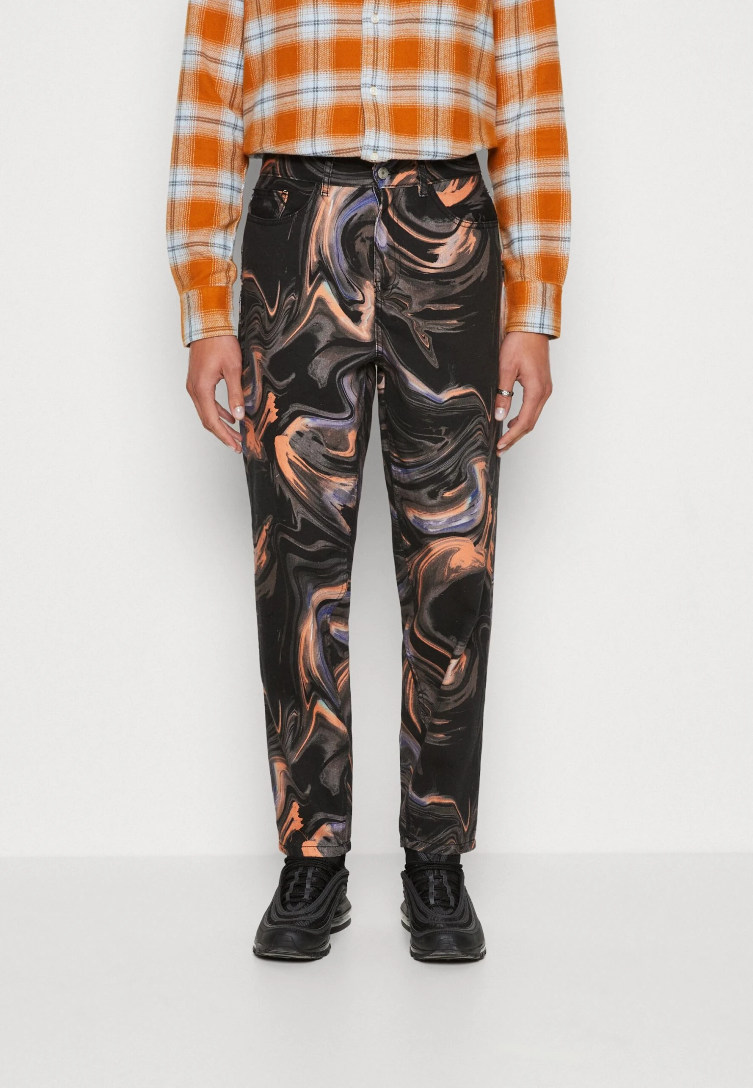 YOURTURN Phluid Unisex - Relaxed Fit Jeans - Black Denim 1 YOURTURN Phluid Unisex - Relaxed Fit Jeans - Black Denim