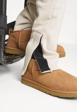 YOURTURN Trainingsbroek - Beige 17 YOURTURN Trainingsbroek - Beige -YOURTURN Verkoopwinkel 69c2242cbc97415d9dde6d9d54f6d644