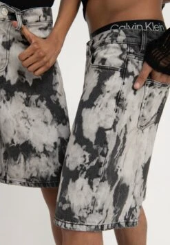 YOURTURN Unisex - Jeansshort - Black Denim 9 YOURTURN Unisex - Jeansshort - Black Denim -YOURTURN Verkoopwinkel 6f57c0c64b7d40299b512707a370f88a