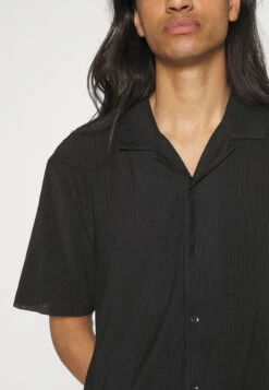 YOURTURN Plisse Shirt Unisex - Overhemd - Black 11 YOURTURN Plisse Shirt Unisex - Overhemd - Black -YOURTURN Verkoopwinkel 71675004d1314dcd89b13267f73850ba