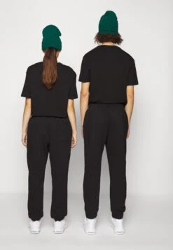 YOURTURN Wincent Weiss Basic - Trainingsbroek - Black 11 YOURTURN Wincent Weiss Basic - Trainingsbroek - Black -YOURTURN Verkoopwinkel 799651492dd7442bb2fe451c5fab638e