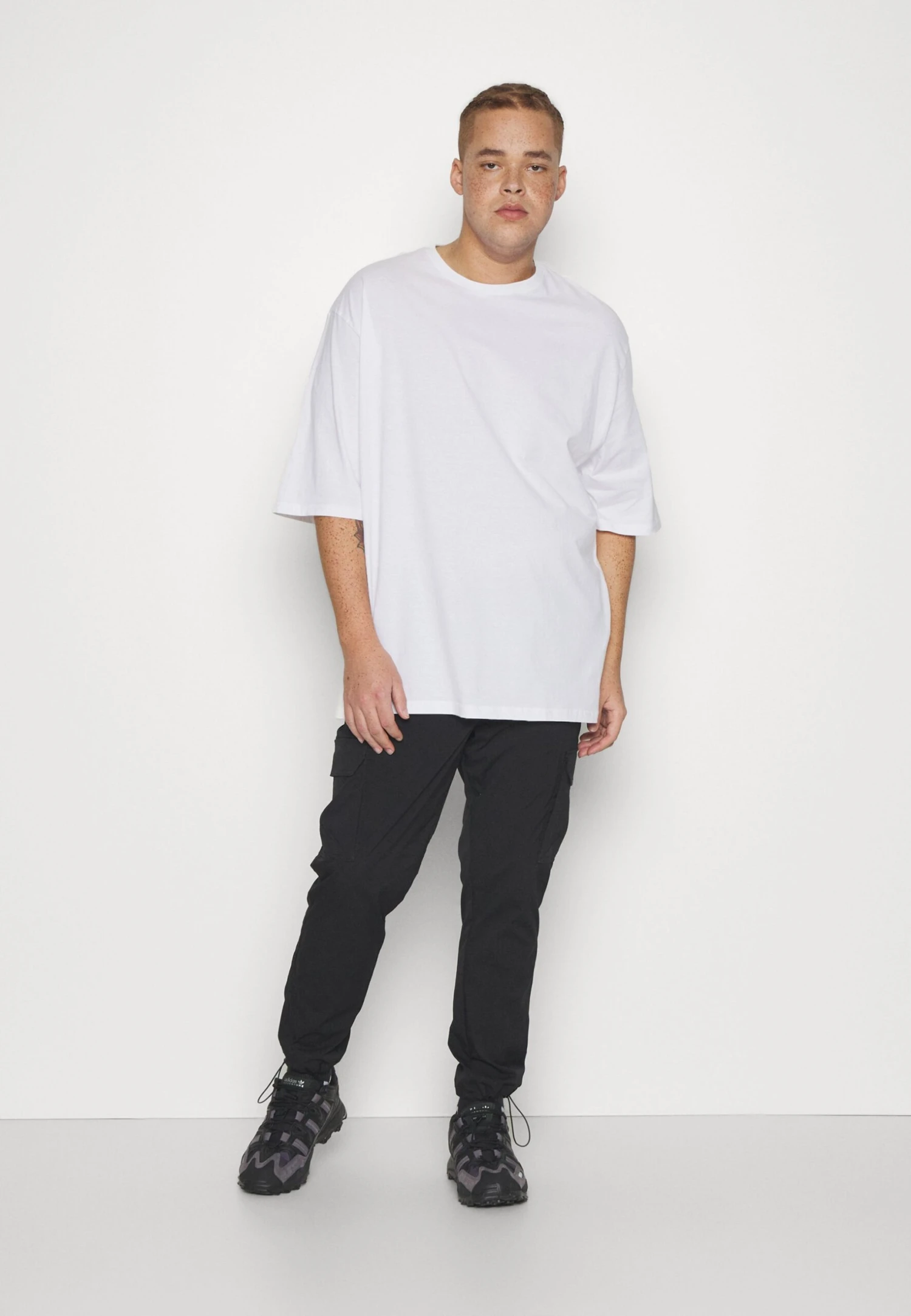 YOURTURN Unisex 3 Pack- T-Shirt Basic - White/Lilac/Black 6 YOURTURN Unisex 3 Pack- T-Shirt Basic - White/Lilac/Black - Afbeelding 6