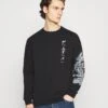 YOURTURN Sweater - Black