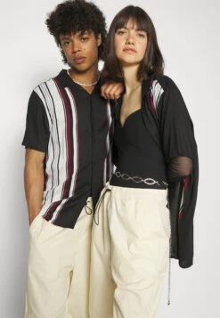 YOURTURN Genderless Parachute - Shorts - White 10 YOURTURN Genderless Parachute - Shorts - White -YOURTURN Verkoopwinkel 834f1f83f56e4019a779e61f5e6b9f84