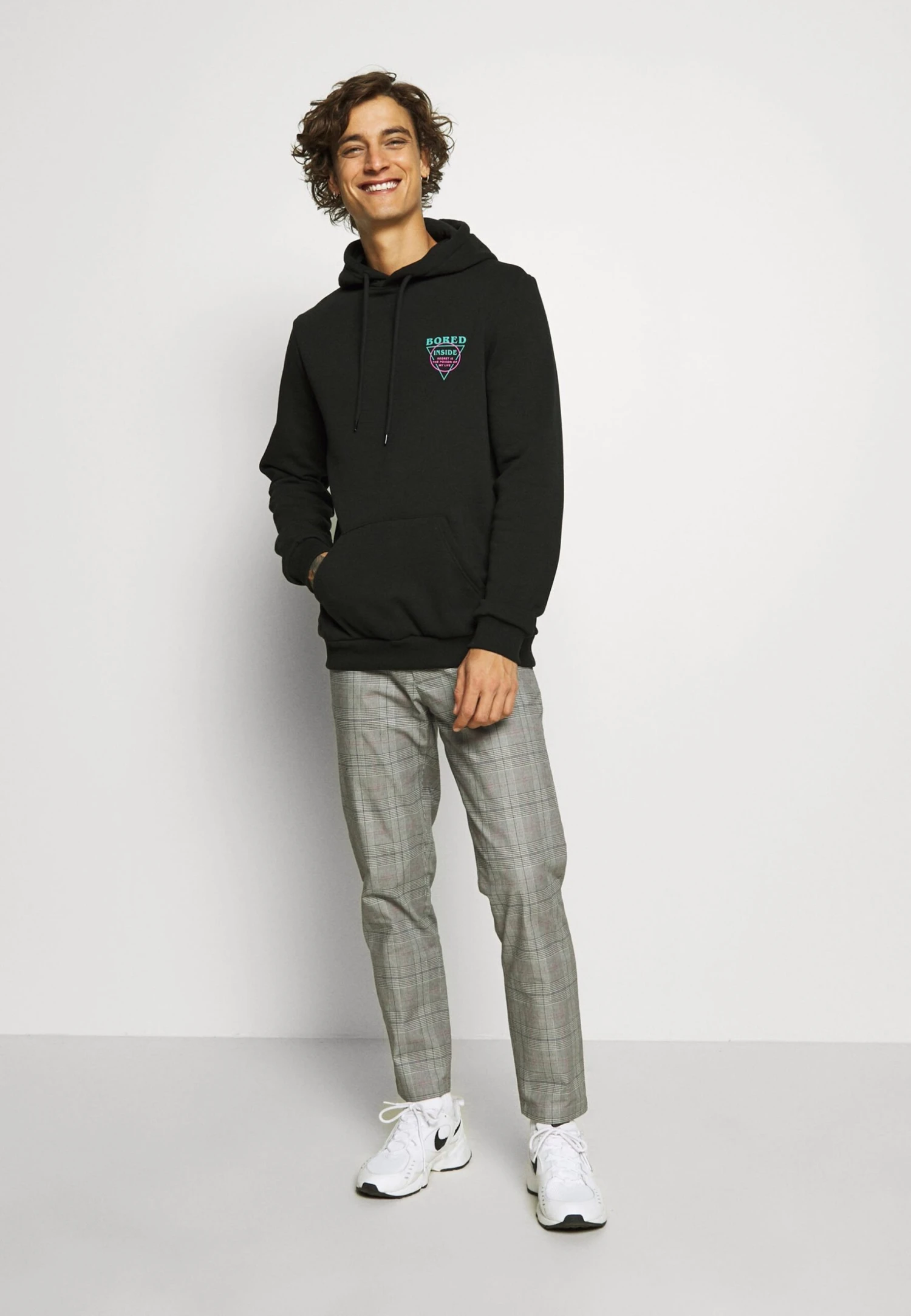 YOURTURN Hoodie - Black 2 YOURTURN Hoodie - Black - Afbeelding 2