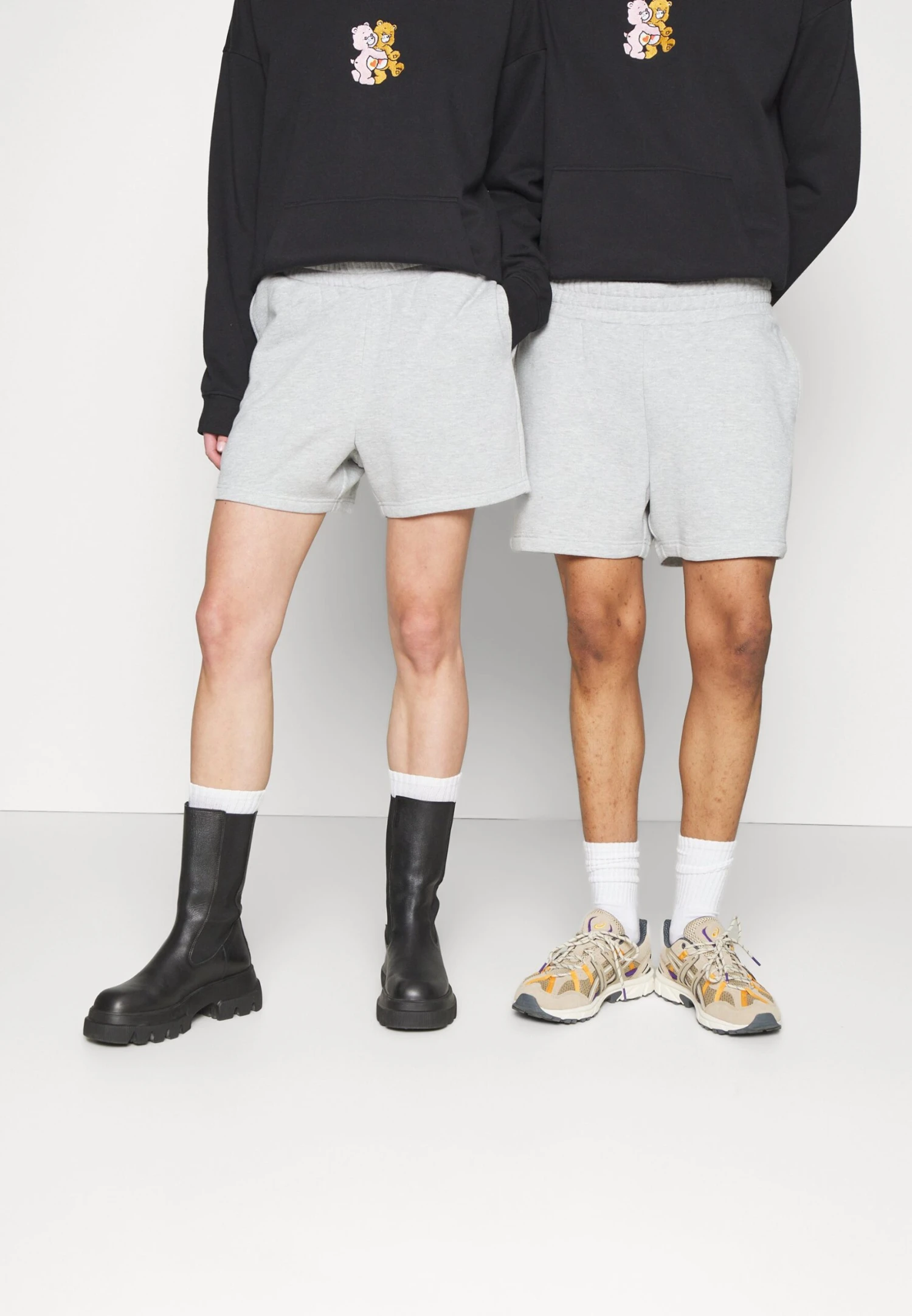 YOURTURN Unisex- Shorts - Light Grey 1 YOURTURN Unisex- Shorts - Light Grey