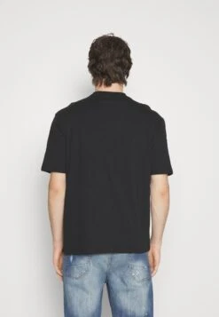 YOURTURN Fallen Schoolzi - T-Shirt Print - Black 7 YOURTURN Fallen Schoolzi - T-Shirt Print - Black -YOURTURN Verkoopwinkel 92ad55668a4147798c7b544728548f53