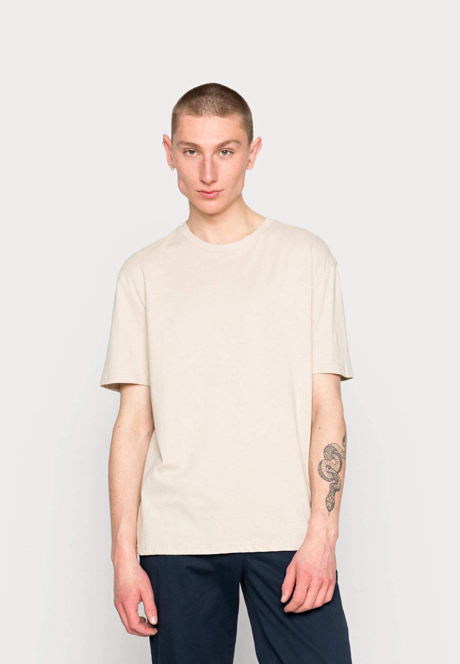 YOURTURN Unisex 5 Pack - T-Shirt Basic - Dark Grey/White/Beige 2 YOURTURN Unisex 5 Pack - T-Shirt Basic - Dark Grey/White/Beige - Afbeelding 2