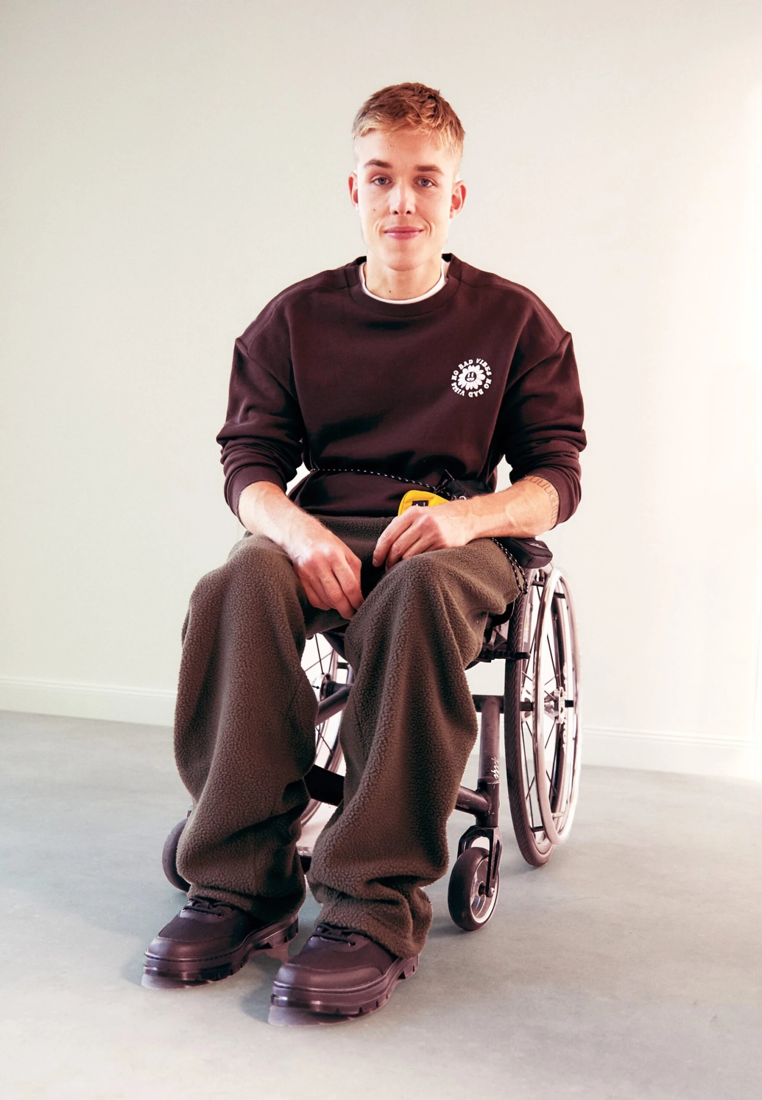 YOURTURN Unisex - Sweater - Dark Brown 2 YOURTURN Unisex - Sweater - Dark Brown - Afbeelding 2