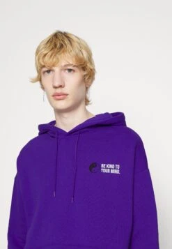 YOURTURN Kindness Hoodie - Sweater - Purple 9 YOURTURN Kindness Hoodie - Sweater - Purple -YOURTURN Verkoopwinkel 95311e2e1d884aa6b5a6ff7149574500