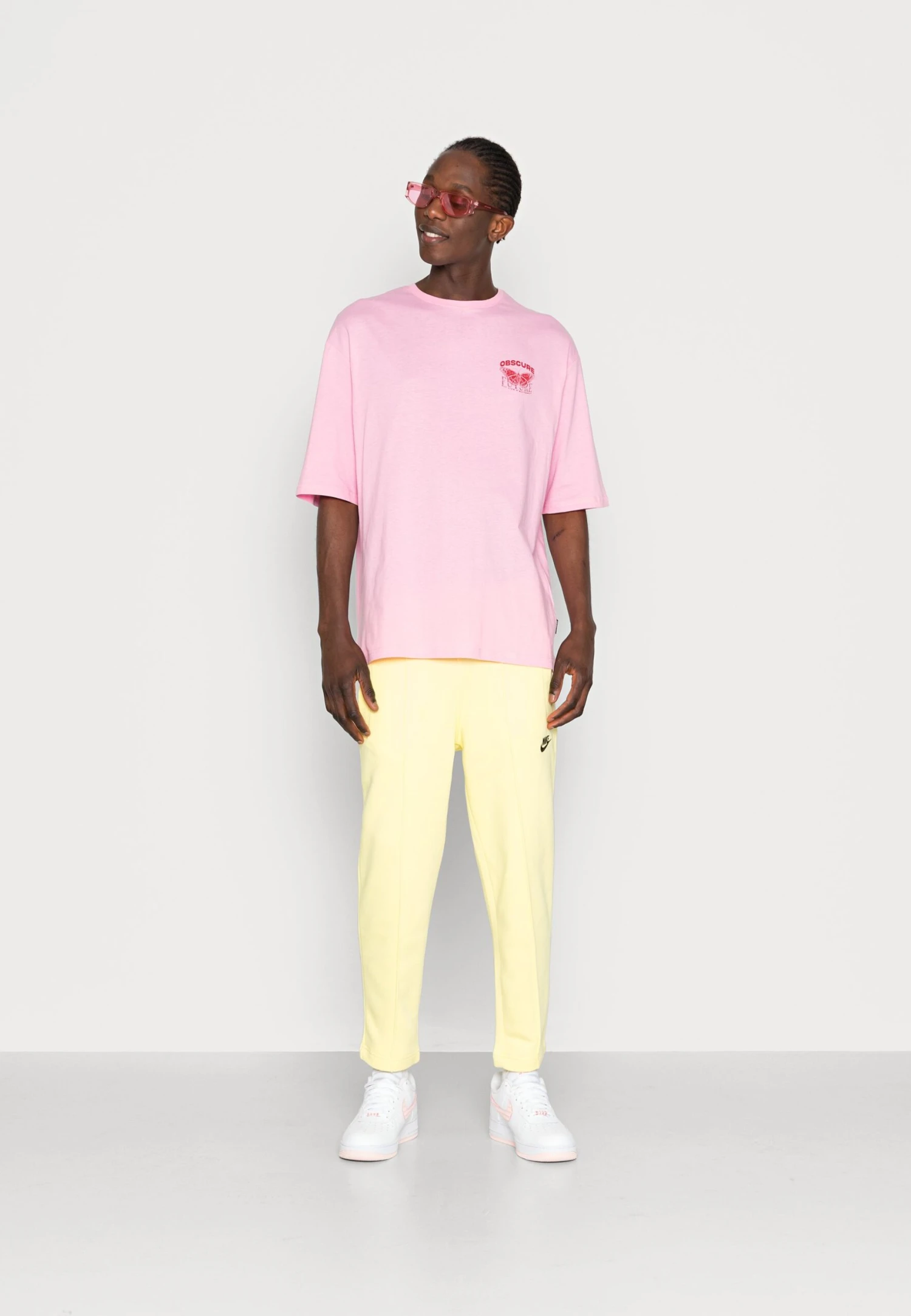 YOURTURN Nostalgia Future Tee Unisex - T-Shirt Print - Pink 2 YOURTURN Nostalgia Future Tee Unisex - T-Shirt Print - Pink - Afbeelding 2