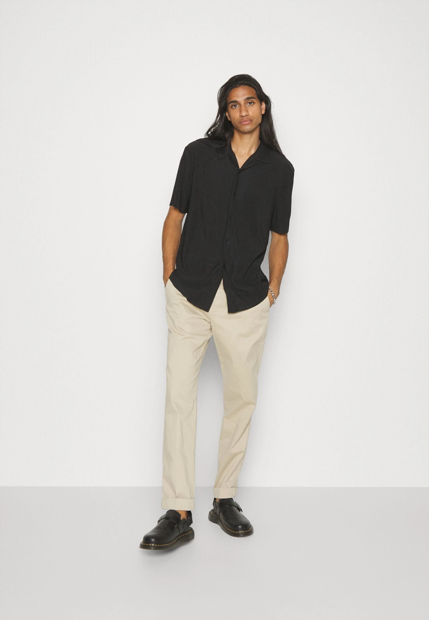 YOURTURN Plisse Shirt Unisex - Overhemd - Black 2 YOURTURN Plisse Shirt Unisex - Overhemd - Black - Afbeelding 2