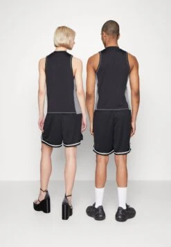 YOURTURN Unisex - Top - Black -YOURTURN Verkoopwinkel ac4bdb1d922d4cde91da6192cf0700f4