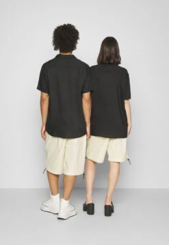 YOURTURN Genderless Parachute - Shorts - White 9 YOURTURN Genderless Parachute - Shorts - White -YOURTURN Verkoopwinkel ad64c955882844c7b90940b0d39e59fc