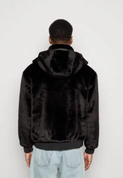 YOURTURN Winterjas - Black 8 YOURTURN Winterjas - Black -YOURTURN Verkoopwinkel b69717c3558e48f98329c556f739bf64