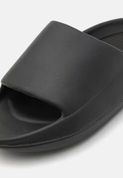 YOURTURN Badslippers - Black -YOURTURN Verkoopwinkel c5f53602b0f94c0e9e5d364964367df6