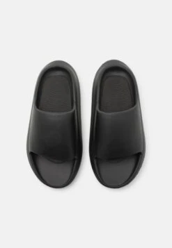 YOURTURN Badslippers - Black -YOURTURN Verkoopwinkel cf646b70f2e848caa63bab5f5d5868bd