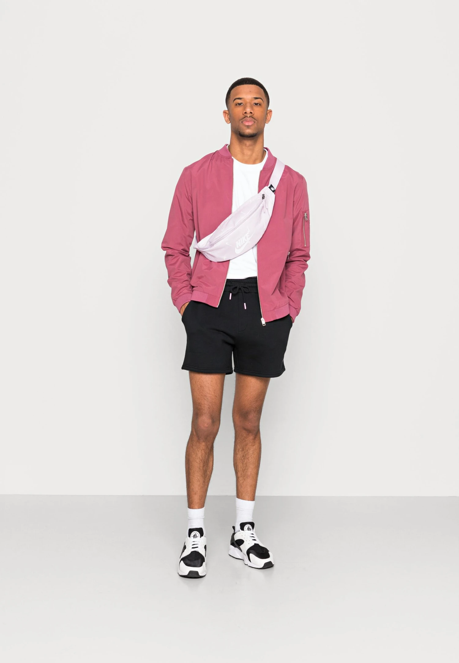 YOURTURN Basic Unisex - Shorts - Black 2 YOURTURN Basic Unisex - Shorts - Black - Afbeelding 2