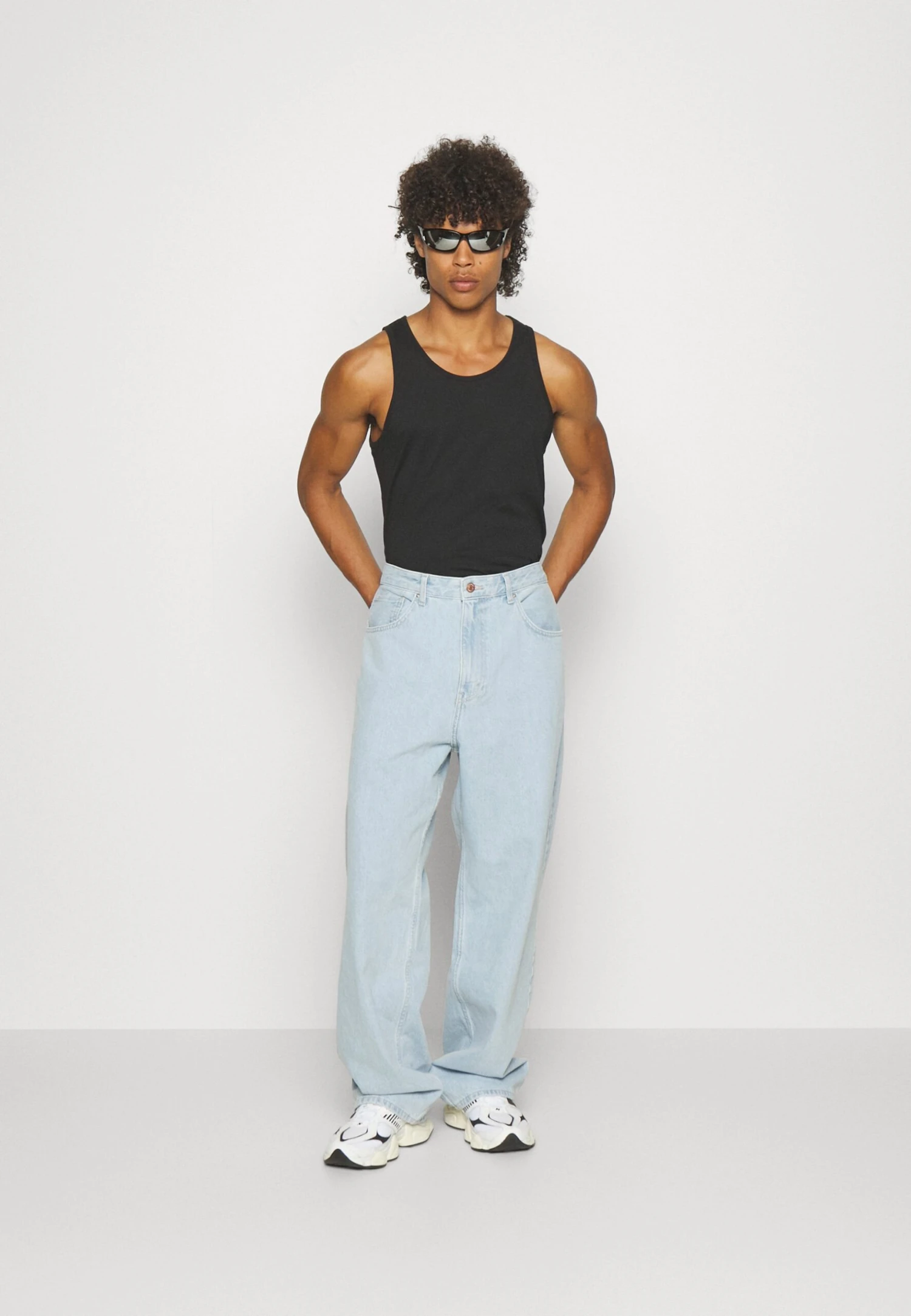 YOURTURN Baggy Jeans Unisex - Relaxed Fit Jeans - Light Blue Denim 2 YOURTURN Baggy Jeans Unisex - Relaxed Fit Jeans - Light Blue Denim - Afbeelding 2