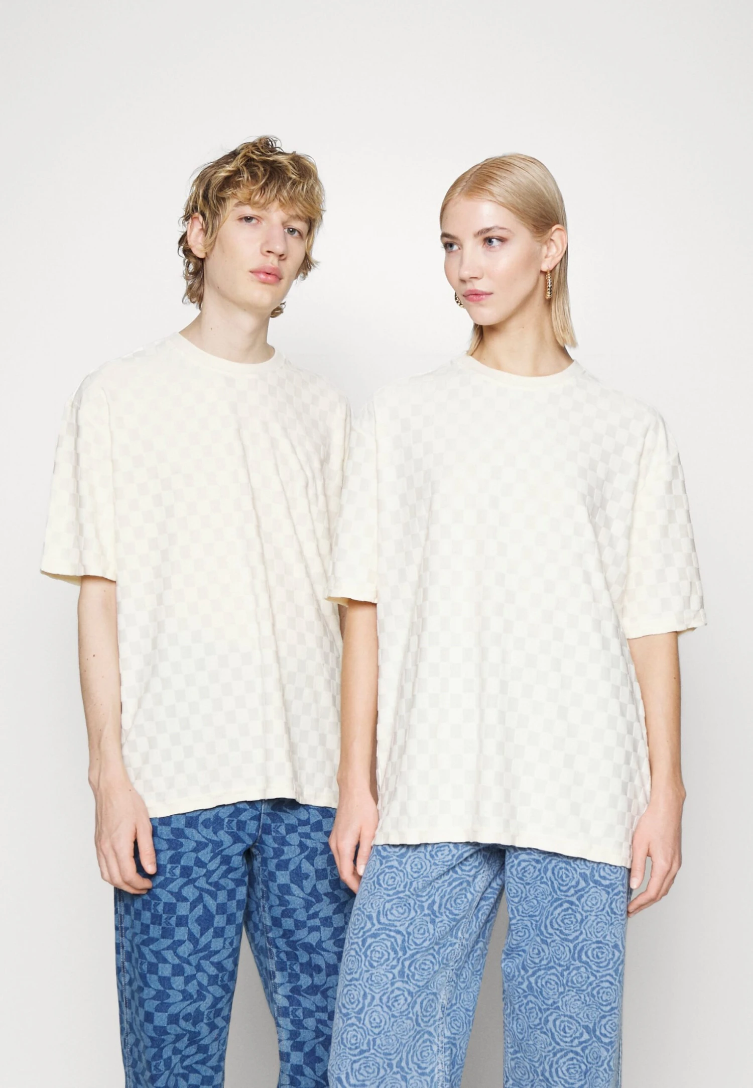 YOURTURN Unisex - T-Shirt Print - Off-White 1 YOURTURN Unisex - T-Shirt Print - Off-White