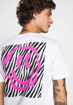 YOURTURN T-Shirt Print - White 13 YOURTURN T-Shirt Print - White -YOURTURN Verkoopwinkel de44298ade9445279e0e49675306d6c1