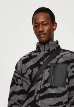 YOURTURN Unisex - Fleecejas - Grey 9 YOURTURN Unisex - Fleecejas - Grey -YOURTURN Verkoopwinkel e4ac82e499054d1f8826090370324730