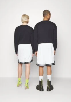 YOURTURN Unisex - Shorts - White 8 YOURTURN Unisex - Shorts - White -YOURTURN Verkoopwinkel e54f457ef8e24e7c9a840a567120bedd