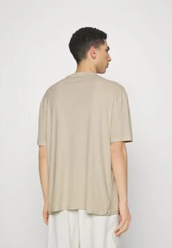 YOURTURN Unisex 2 Pack - T-Shirt Basic - Offwhite/Light Green -YOURTURN Verkoopwinkel e76c22721a5f4d369083afe82213e07c