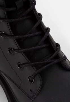 YOURTURN Korte Laarzen -YOURTURN Verkoopwinkel e790146e7e74451ead43740678641300