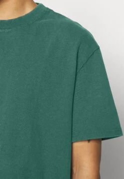 YOURTURN Unisex - T-Shirt Basic - Dark Green 9 YOURTURN Unisex - T-Shirt Basic - Dark Green -YOURTURN Verkoopwinkel eab23c23622e4a4a91b7a080d29e9423