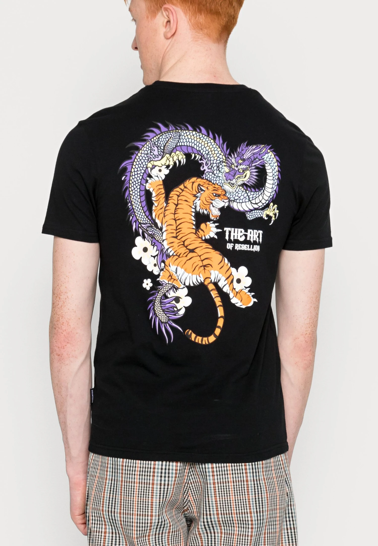 YOURTURN Dragon Tiger Tee - T-Shirt Print - Black 1 YOURTURN Dragon Tiger Tee - T-Shirt Print - Black
