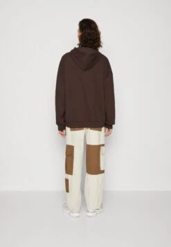 YOURTURN Unisex - Sweater - Brown 8 YOURTURN Unisex - Sweater - Brown -YOURTURN Verkoopwinkel ee455f8efef94f49aaad79f7d5724f63