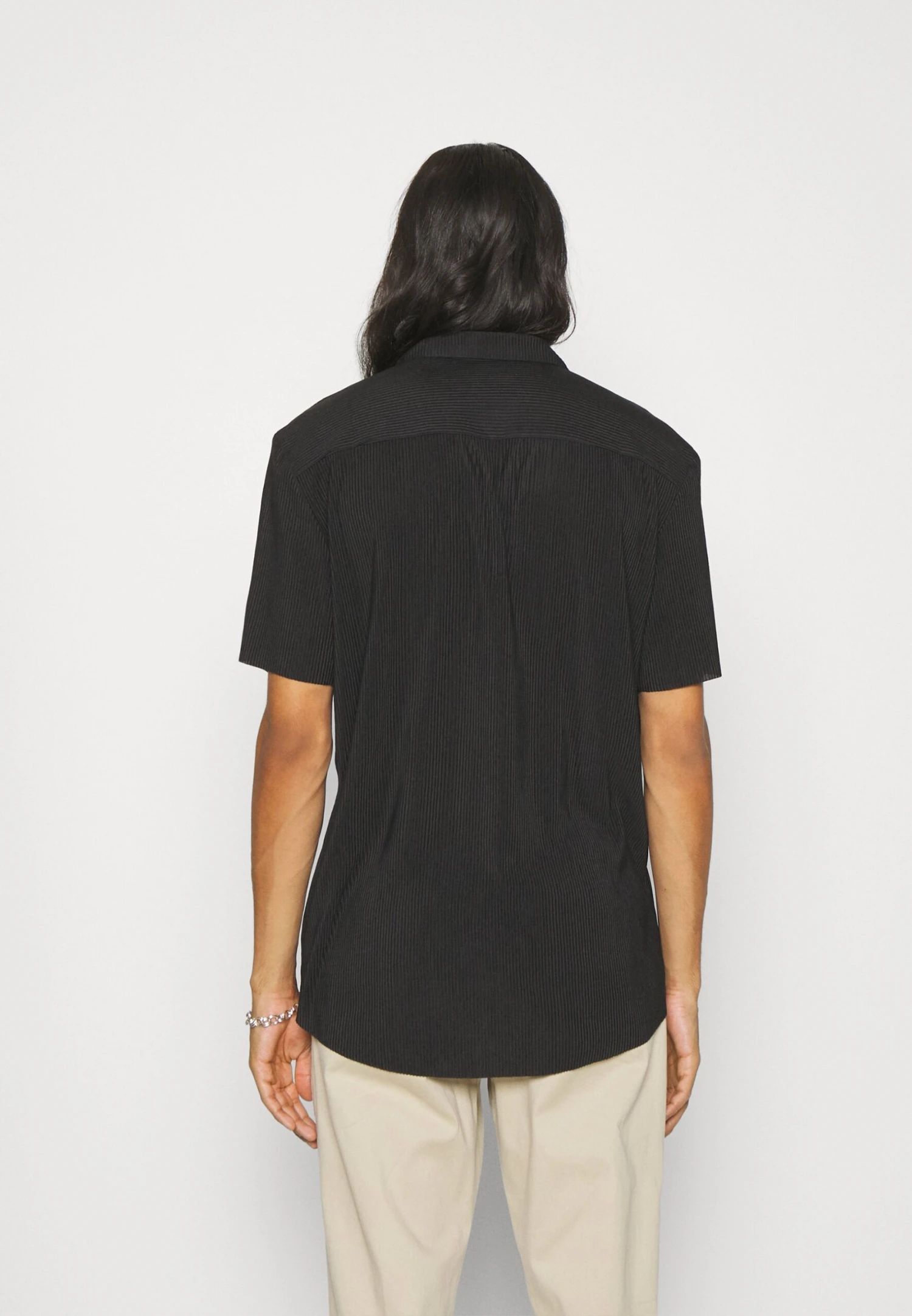 YOURTURN Plisse Shirt Unisex - Overhemd - Black 3 YOURTURN Plisse Shirt Unisex - Overhemd - Black - Afbeelding 3