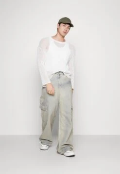 YOURTURN Unisex - Relaxed Fit Jeans - Light Blue Denim 11 YOURTURN Unisex - Relaxed Fit Jeans - Light Blue Denim -YOURTURN Verkoopwinkel f7f7c383f80448fa97d368d17c642181