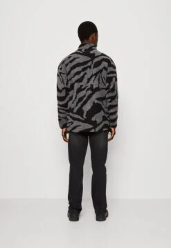 YOURTURN Unisex - Fleecejas - Grey 8 YOURTURN Unisex - Fleecejas - Grey -YOURTURN Verkoopwinkel fb0a0ae1914e4939bc76695f0267d638